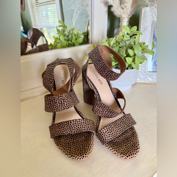 Brown Polka Dot Chunky Heels - Picture 1 of 2